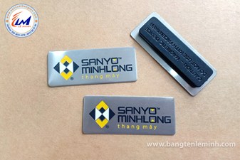HUY HIỆU ĐEO ÁO BẰNG INOX MẪU SANYO