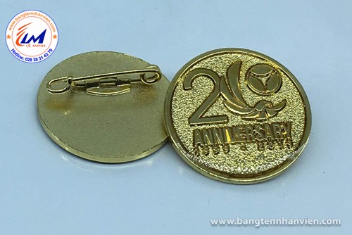 HUY HIỆU ĐEO ÁO - MẪU 20 NĂM