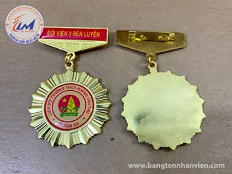 LÀM HUY HIỆU ĐỘI MĂNG NON